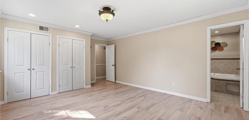 5528 NW Verlin Drive, Kansas City, MO 64152