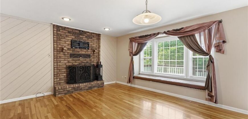 5528 NW Verlin Drive, Kansas City, MO 64152
