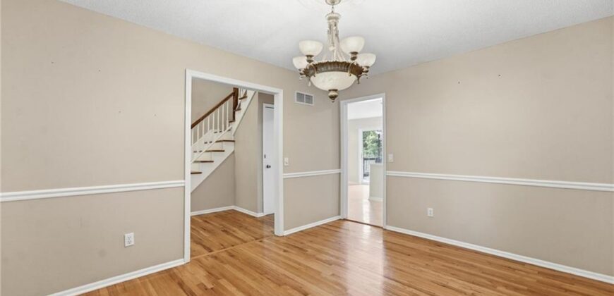 5528 NW Verlin Drive, Kansas City, MO 64152
