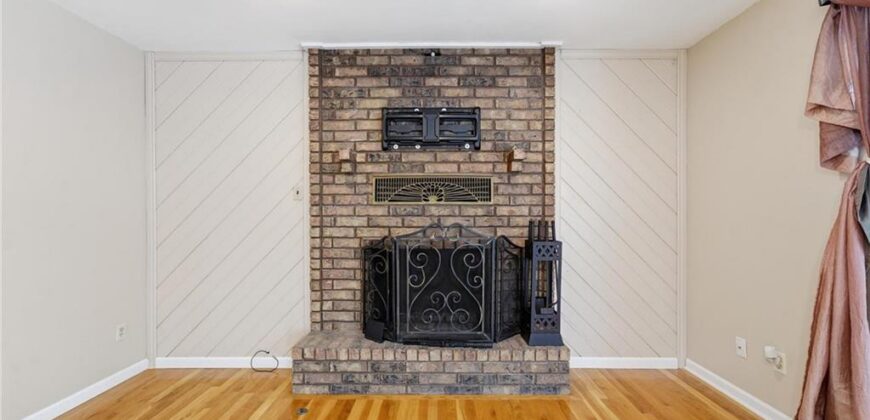 5528 NW Verlin Drive, Kansas City, MO 64152