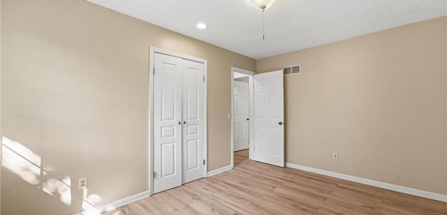 5528 NW Verlin Drive, Kansas City, MO 64152