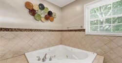 5528 NW Verlin Drive, Kansas City, MO 64152