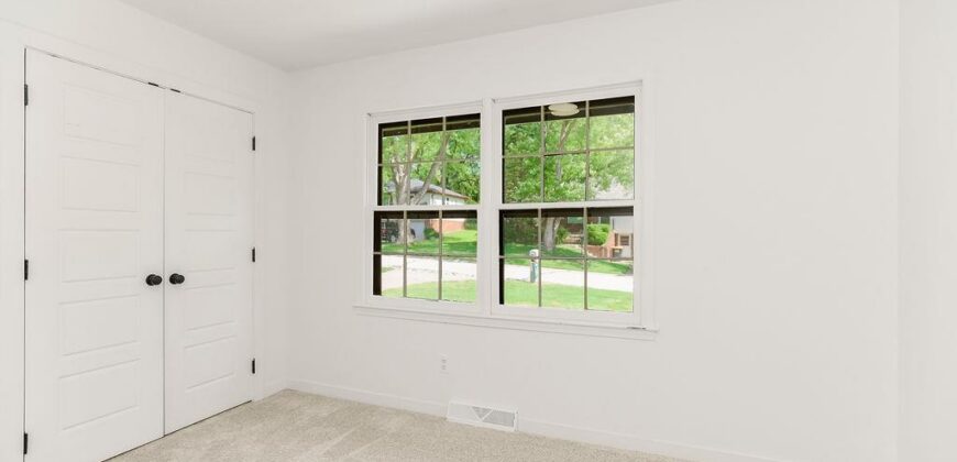 5908 NW Harris Drive, Kansas City, MO 64152
