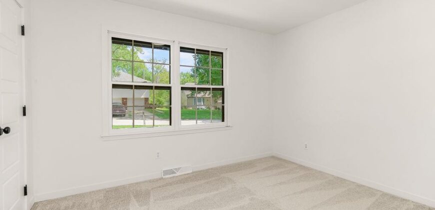 5908 NW Harris Drive, Kansas City, MO 64152