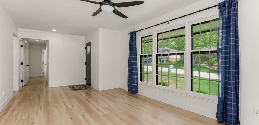 5908 NW Harris Drive, Kansas City, MO 64152