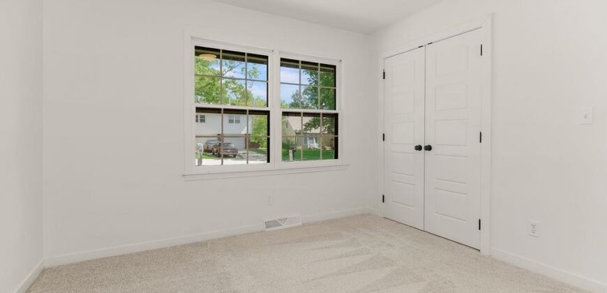 5908 NW Harris Drive, Kansas City, MO 64152