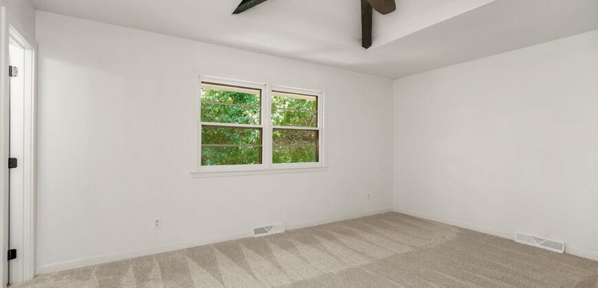 5908 NW Harris Drive, Kansas City, MO 64152