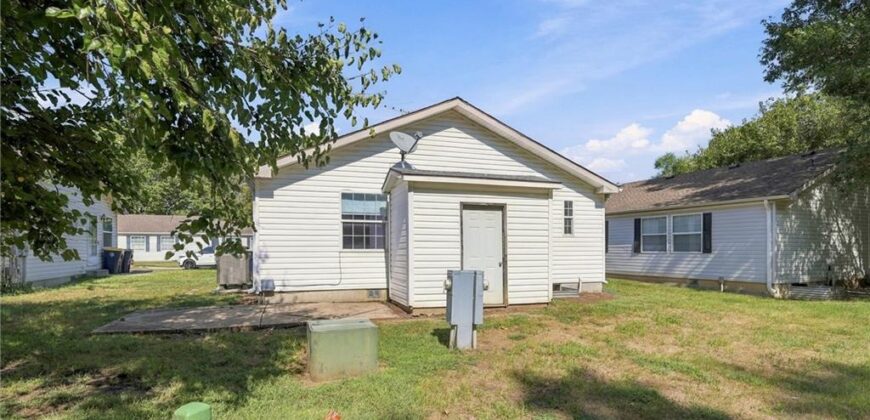 7905 NW 122nd Court, Kansas City, MO 64163