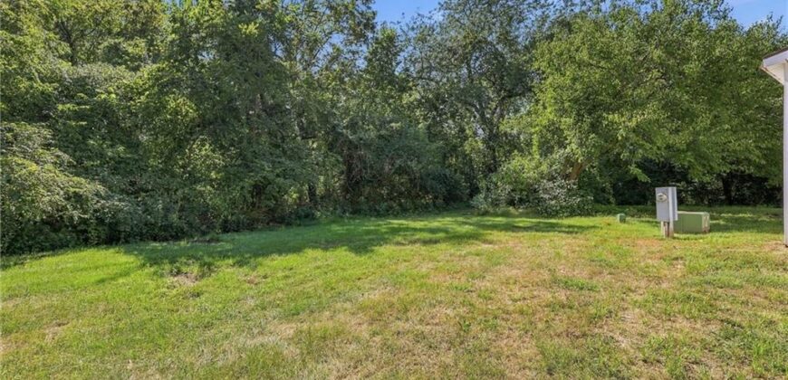 7905 NW 122nd Court, Kansas City, MO 64163