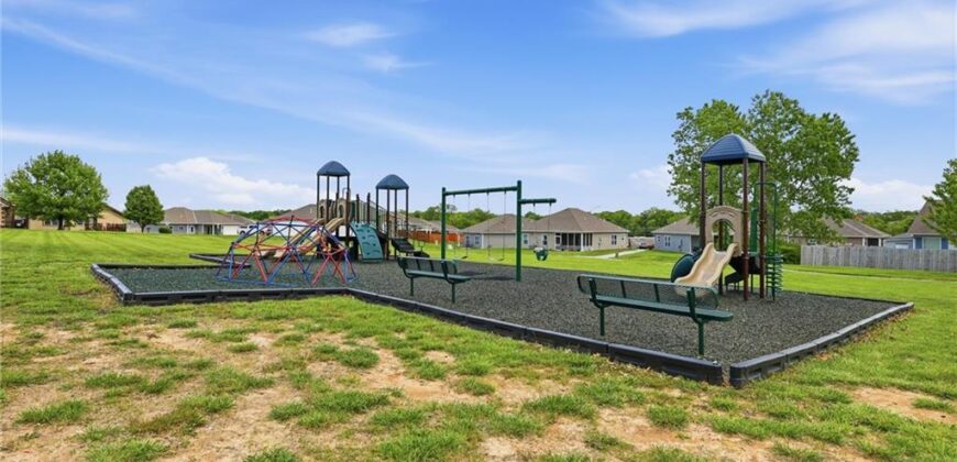 7905 NW 122nd Court, Kansas City, MO 64163