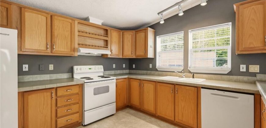 7905 NW 122nd Court, Kansas City, MO 64163