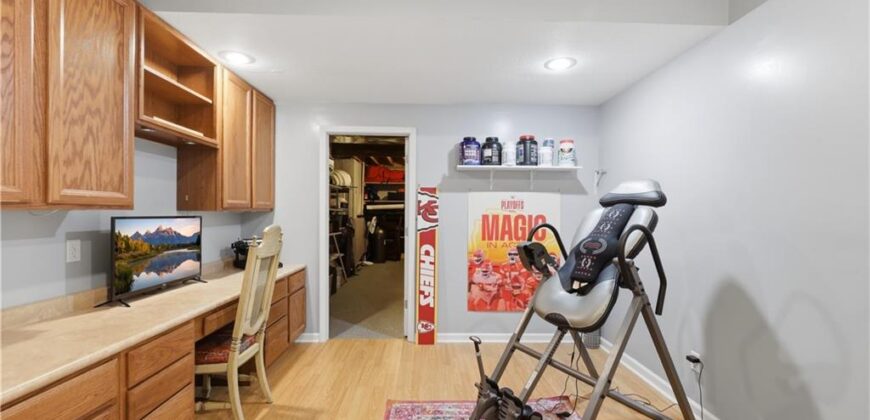 9908 N Lewis Avenue, Kansas City, MO 64157