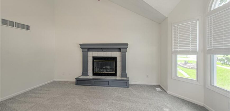 14105 LORA Street, Smithville, MO 64089