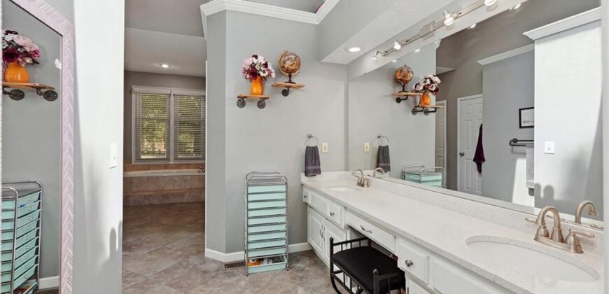 1732 NE 80th Place, Kansas City, MO 64118