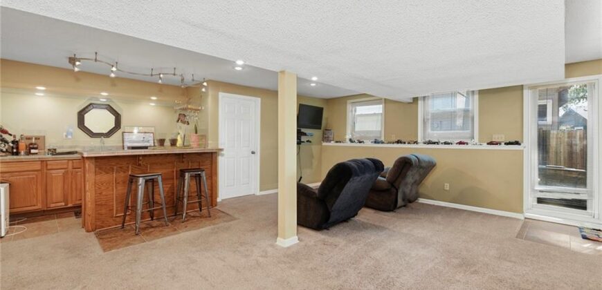 1732 NE 80th Place, Kansas City, MO 64118