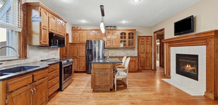 1732 NE 80th Place, Kansas City, MO 64118
