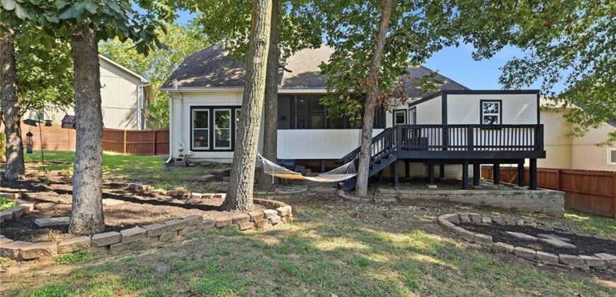 1732 NE 80th Place, Kansas City, MO 64118