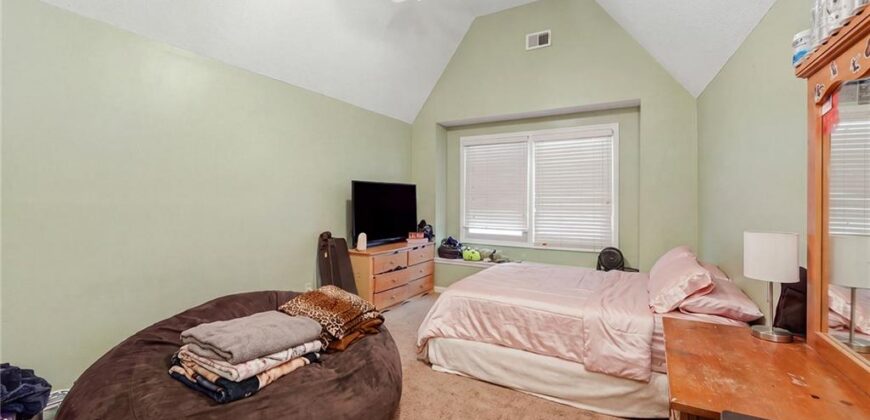 1732 NE 80th Place, Kansas City, MO 64118