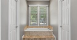 1732 NE 80th Place, Kansas City, MO 64118