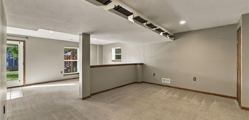 9101 NE 109th Terrace, Kansas City, MO 64157