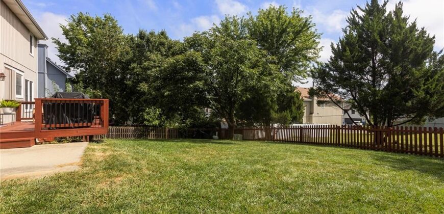 1533 Canterbury Lane, Liberty, MO 64068