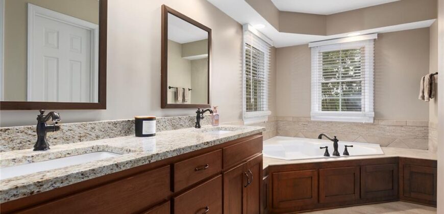 1533 Canterbury Lane, Liberty, MO 64068