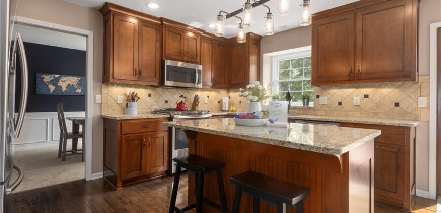 1533 Canterbury Lane, Liberty, MO 64068