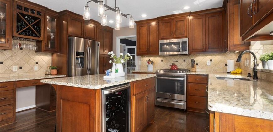 1533 Canterbury Lane, Liberty, MO 64068