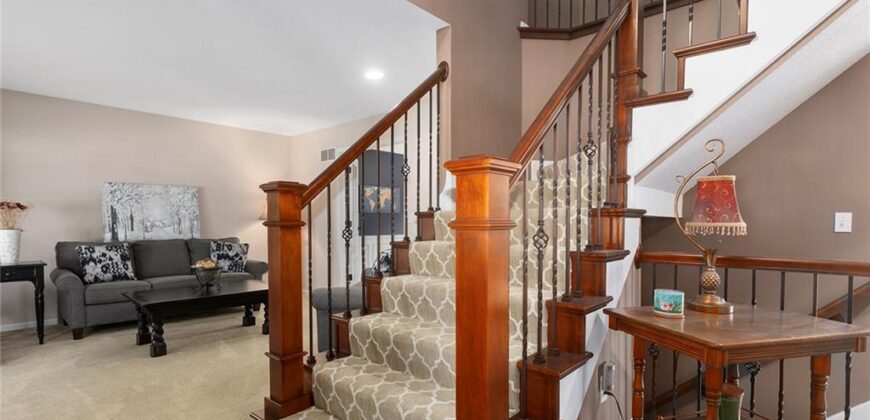 1533 Canterbury Lane, Liberty, MO 64068