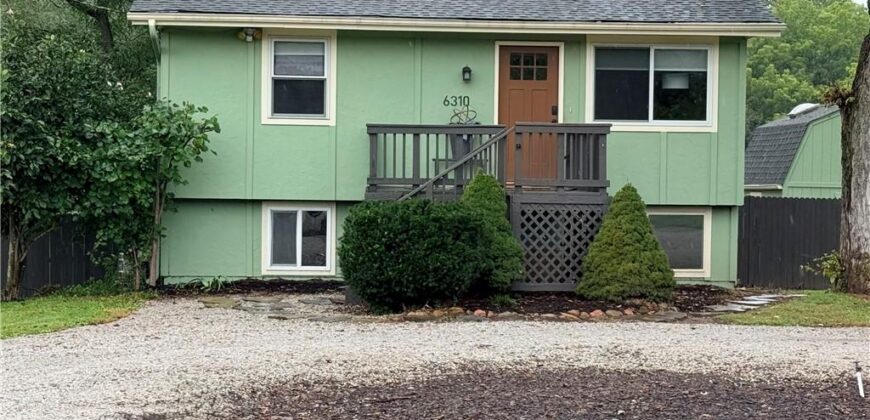 6310 NW Waukomis Drive, Kansas City, MO 64151