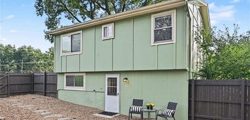 6310 NW Waukomis Drive, Kansas City, MO 64151