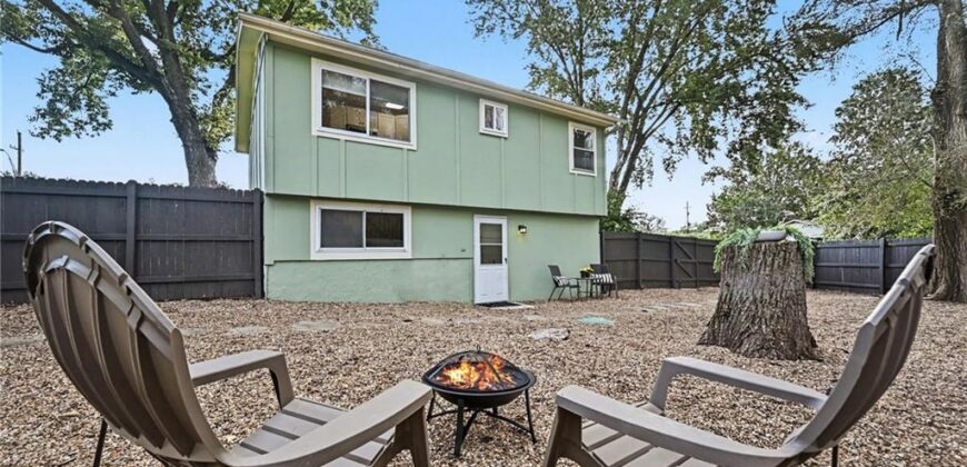 6310 NW Waukomis Drive, Kansas City, MO 64151