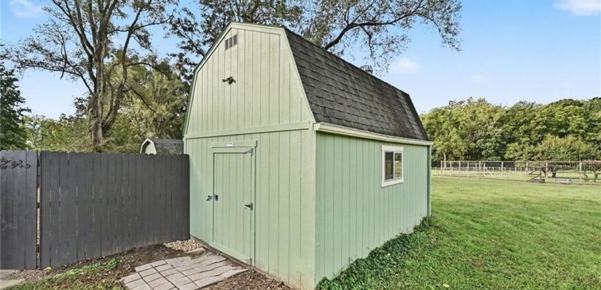 6310 NW Waukomis Drive, Kansas City, MO 64151