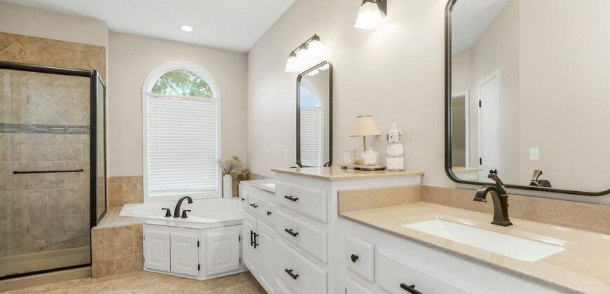 1104 White Birch Street, Liberty, MO 64068