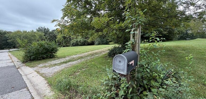1405 Lynwood Court, Liberty, MO 64068