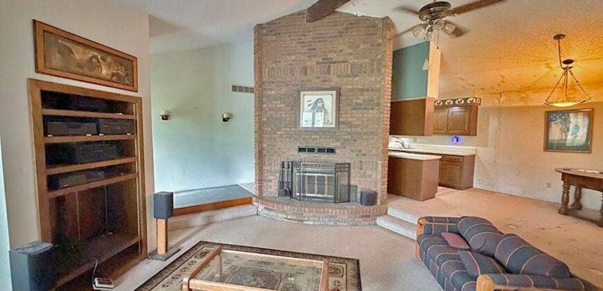 1405 Lynwood Court, Liberty, MO 64068