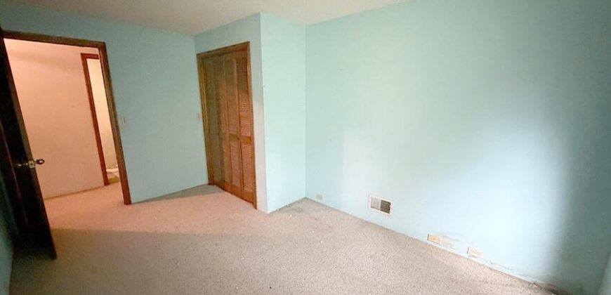1405 Lynwood Court, Liberty, MO 64068
