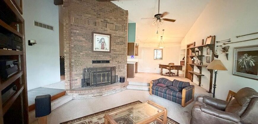 1405 Lynwood Court, Liberty, MO 64068