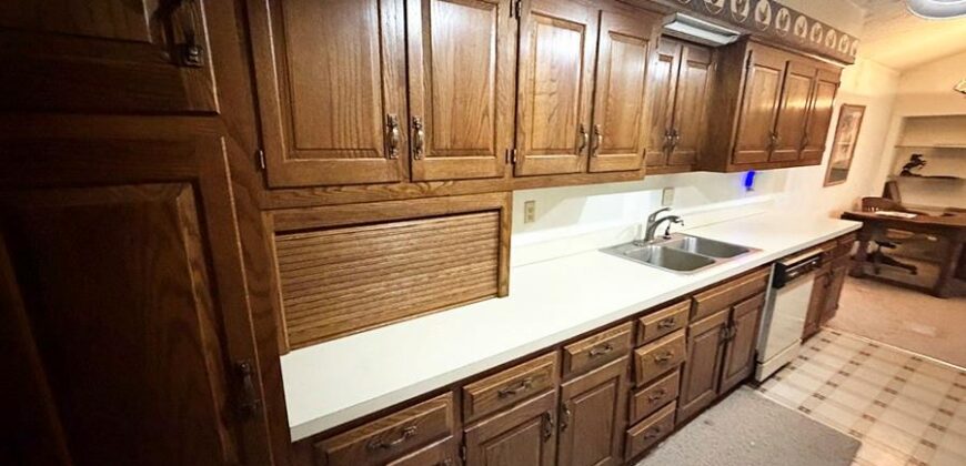 1405 Lynwood Court, Liberty, MO 64068