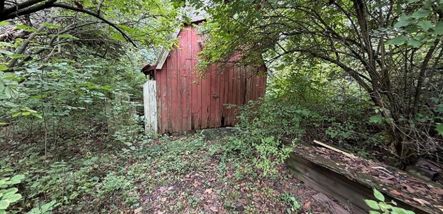 1405 Lynwood Court, Liberty, MO 64068