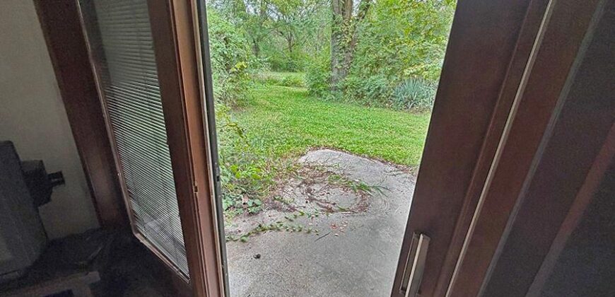 1405 Lynwood Court, Liberty, MO 64068