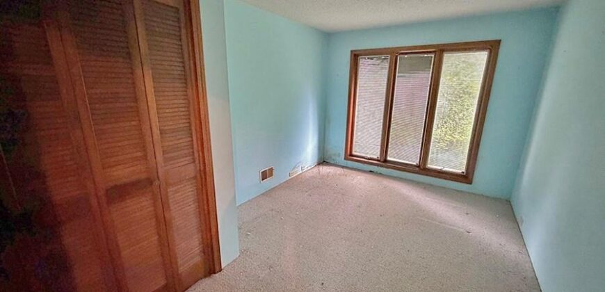 1405 Lynwood Court, Liberty, MO 64068