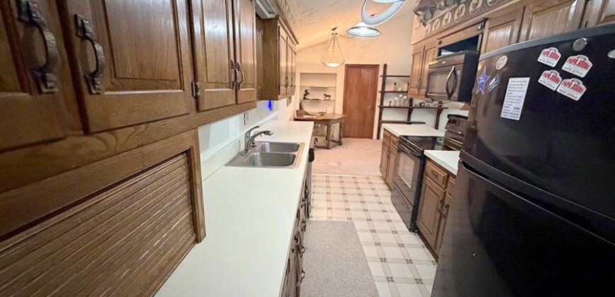 1405 Lynwood Court, Liberty, MO 64068
