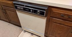 1405 Lynwood Court, Liberty, MO 64068