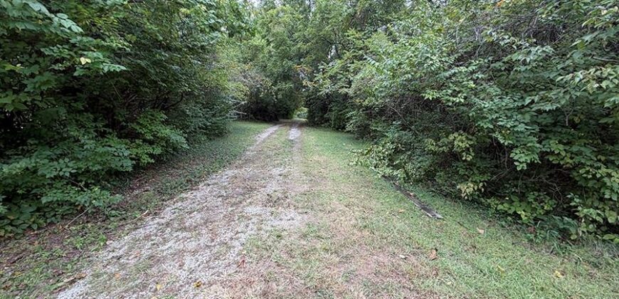 1405 Lynwood Court, Liberty, MO 64068