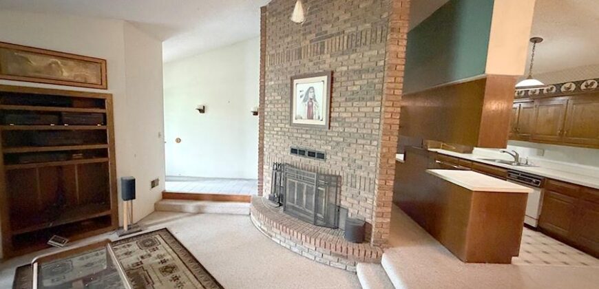 1405 Lynwood Court, Liberty, MO 64068