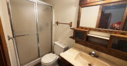 1405 Lynwood Court, Liberty, MO 64068