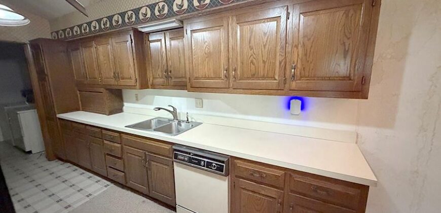 1405 Lynwood Court, Liberty, MO 64068