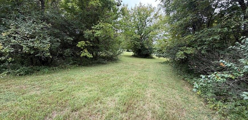 1405 Lynwood Court, Liberty, MO 64068