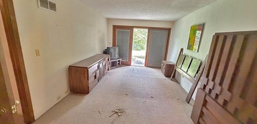 1405 Lynwood Court, Liberty, MO 64068